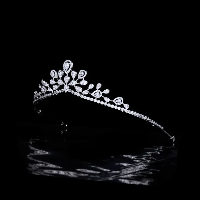 Simple and elegant women's light luxury headwear crown jewelry is suitable for brides weddings and holiday officiant gifts H-11