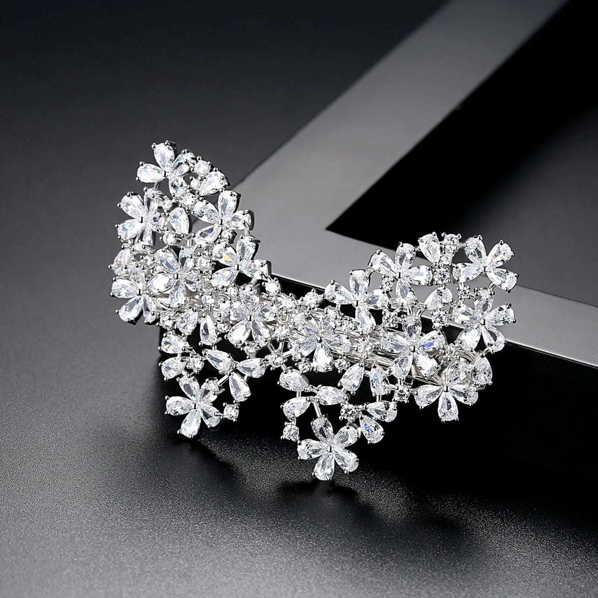 SYYG Jewelry Manufacturer MHT Butterfly Hairpin With Zirconia - Elegant Luxury Top Clip Hair Accessory For A Sophisticated