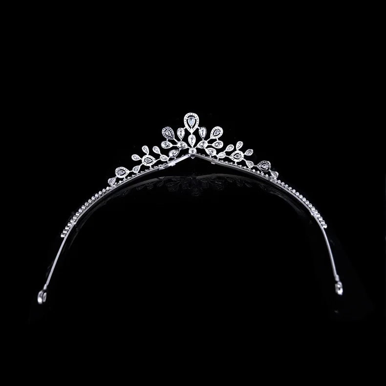 Simple and elegant women's light luxury headwear crown jewelry is suitable for brides weddings and holiday officiant gifts H-11